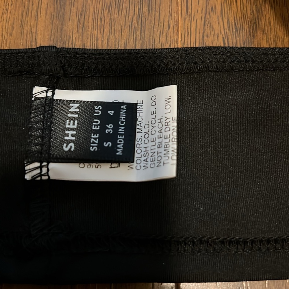 SHEIN Cross Halter Top - Picture 2 of 3